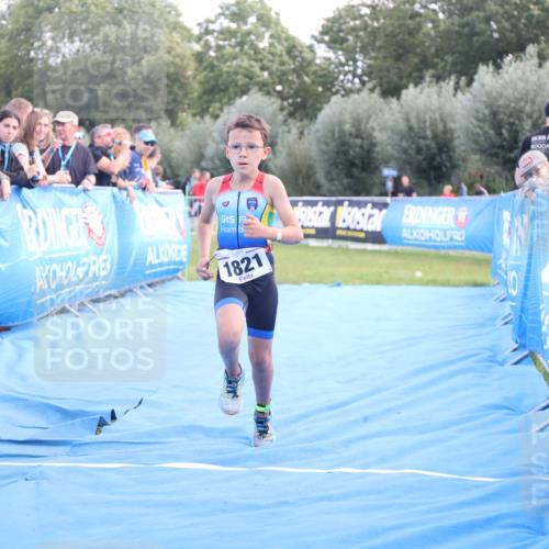 25.08.2024 - Elbe Triathlon Hamburg H.Heesch http://msf.ph/oto/6883400 25.08.2024 12:59:34 Ziel 1821, 1833, 1843, 1848 meine-sportfotos.de