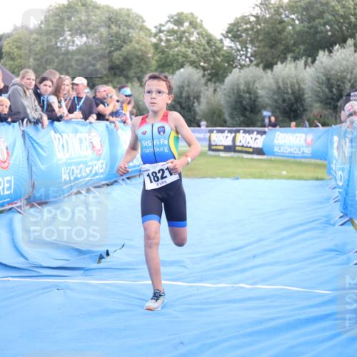 25.08.2024 - Elbe Triathlon Hamburg H.Heesch http://msf.ph/oto/6883404 25.08.2024 12:59:34 Ziel 1821, 1833, 1843, 1848 meine-sportfotos.de