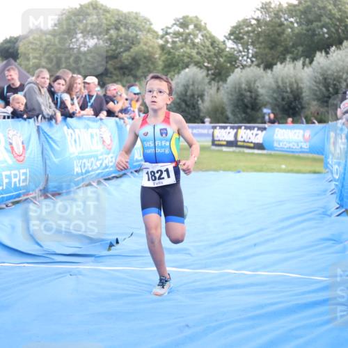 25.08.2024 - Elbe Triathlon Hamburg H.Heesch http://msf.ph/oto/6883405 25.08.2024 12:59:34 Ziel 1821, 1833, 1843, 1848 meine-sportfotos.de