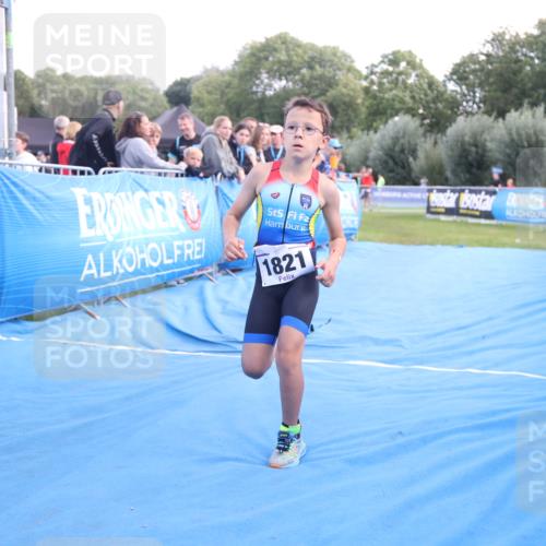25.08.2024 - Elbe Triathlon Hamburg H.Heesch http://msf.ph/oto/6883412 25.08.2024 12:59:35 Ziel 1821, 1833, 1848 meine-sportfotos.de