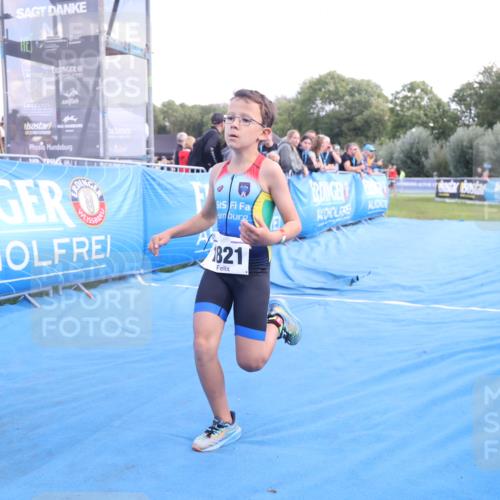 25.08.2024 - Elbe Triathlon Hamburg H.Heesch http://msf.ph/oto/6883419 25.08.2024 12:59:35 Ziel 1821, 1833, 1848 meine-sportfotos.de