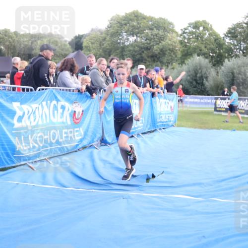 25.08.2024 - Elbe Triathlon Hamburg H.Heesch http://msf.ph/oto/6883487 25.08.2024 13:00:19 Ziel 1785 meine-sportfotos.de