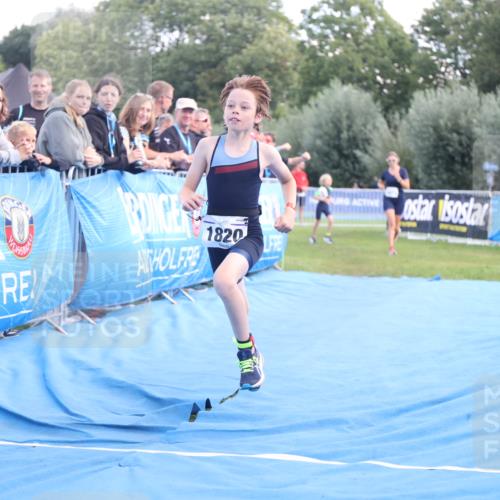 25.08.2024 - Elbe Triathlon Hamburg H.Heesch http://msf.ph/oto/6883503 25.08.2024 13:00:45 Ziel 1820 meine-sportfotos.de