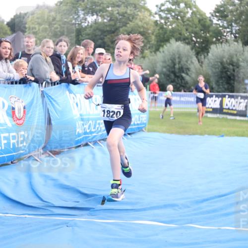 25.08.2024 - Elbe Triathlon Hamburg H.Heesch http://msf.ph/oto/6883504 25.08.2024 13:00:45 Ziel 1820 meine-sportfotos.de