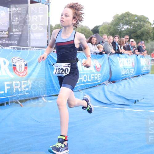 25.08.2024 - Elbe Triathlon Hamburg H.Heesch http://msf.ph/oto/6883518 25.08.2024 13:00:46 Ziel 1820 meine-sportfotos.de