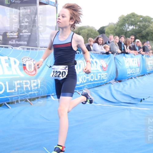 25.08.2024 - Elbe Triathlon Hamburg H.Heesch http://msf.ph/oto/6883519 25.08.2024 13:00:46 Ziel 1820 meine-sportfotos.de