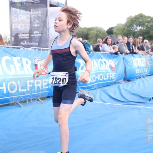 25.08.2024 - Elbe Triathlon Hamburg H.Heesch http://msf.ph/oto/6883520 25.08.2024 13:00:46 Ziel 1820 meine-sportfotos.de