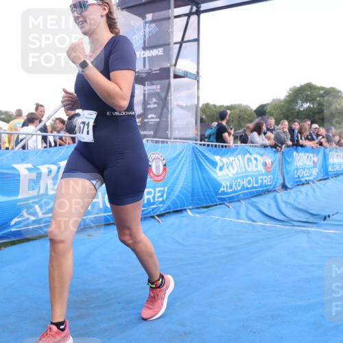 25.08.2024 - Elbe Triathlon Hamburg H.Heesch http://msf.ph/oto/6883552 25.08.2024 13:00:53 Ziel 1822 meine-sportfotos.de
