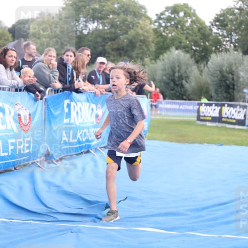 25.08.2024 - Elbe Triathlon Hamburg H.Heesch http://msf.ph/oto/6883557 25.08.2024 13:00:54 Ziel 1822 meine-sportfotos.de