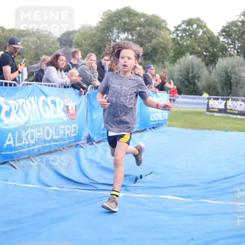 25.08.2024 - Elbe Triathlon Hamburg H.Heesch http://msf.ph/oto/6883564 25.08.2024 13:00:55 Ziel 1822 meine-sportfotos.de