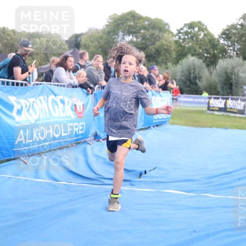 25.08.2024 - Elbe Triathlon Hamburg H.Heesch http://msf.ph/oto/6883565 25.08.2024 13:00:55 Ziel 1822 meine-sportfotos.de