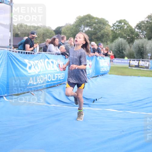 25.08.2024 - Elbe Triathlon Hamburg H.Heesch http://msf.ph/oto/6883568 25.08.2024 13:00:55 Ziel 1822 meine-sportfotos.de