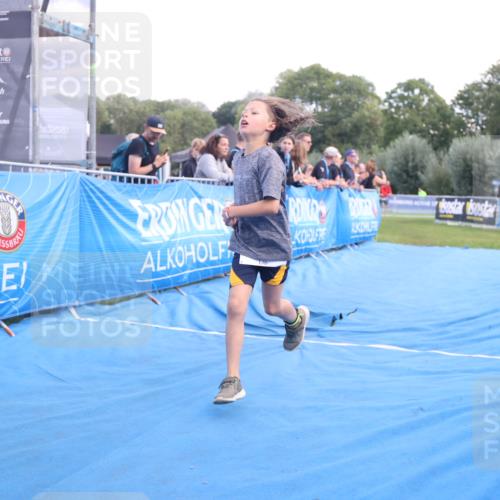 25.08.2024 - Elbe Triathlon Hamburg H.Heesch http://msf.ph/oto/6883571 25.08.2024 13:00:55 Ziel 1822 meine-sportfotos.de