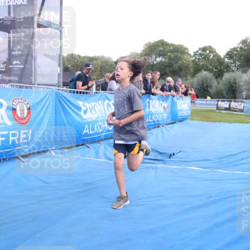 25.08.2024 - Elbe Triathlon Hamburg H.Heesch http://msf.ph/oto/6883573 25.08.2024 13:00:55 Ziel 1822 meine-sportfotos.de