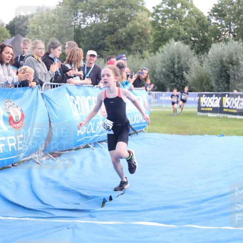 25.08.2024 - Elbe Triathlon Hamburg H.Heesch http://msf.ph/oto/6883578 25.08.2024 13:01:10 Ziel 1799, 1827, 1838, 1839 meine-sportfotos.de