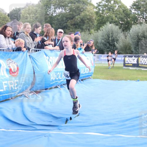 25.08.2024 - Elbe Triathlon Hamburg H.Heesch http://msf.ph/oto/6883579 25.08.2024 13:01:10 Ziel 1799, 1827, 1838, 1839 meine-sportfotos.de
