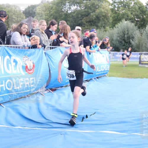 25.08.2024 - Elbe Triathlon Hamburg H.Heesch http://msf.ph/oto/6883582 25.08.2024 13:01:10 Ziel 1799, 1827, 1838, 1839 meine-sportfotos.de