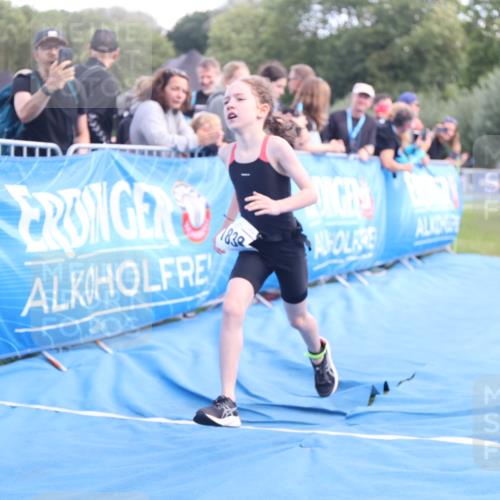 25.08.2024 - Elbe Triathlon Hamburg H.Heesch http://msf.ph/oto/6883587 25.08.2024 13:01:10 Ziel 1799, 1827, 1838, 1839 meine-sportfotos.de