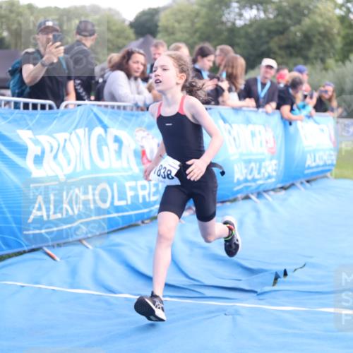 25.08.2024 - Elbe Triathlon Hamburg H.Heesch http://msf.ph/oto/6883588 25.08.2024 13:01:10 Ziel 1799, 1827, 1838, 1839 meine-sportfotos.de