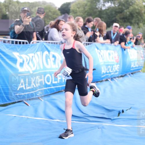 25.08.2024 - Elbe Triathlon Hamburg H.Heesch http://msf.ph/oto/6883589 25.08.2024 13:01:10 Ziel 1799, 1827, 1838, 1839 meine-sportfotos.de