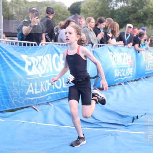 25.08.2024 - Elbe Triathlon Hamburg H.Heesch http://msf.ph/oto/6883590 25.08.2024 13:01:10 Ziel 1799, 1827, 1838, 1839 meine-sportfotos.de