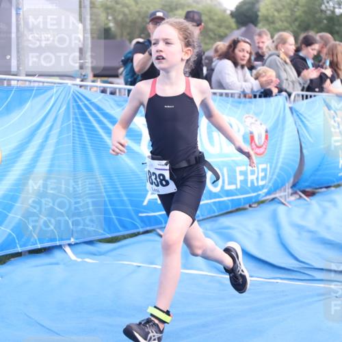 25.08.2024 - Elbe Triathlon Hamburg H.Heesch http://msf.ph/oto/6883594 25.08.2024 13:01:10 Ziel 1799, 1827, 1838, 1839 meine-sportfotos.de