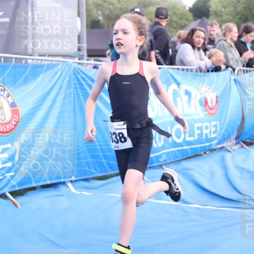 25.08.2024 - Elbe Triathlon Hamburg H.Heesch http://msf.ph/oto/6883595 25.08.2024 13:01:10 Ziel 1799, 1827, 1838, 1839 meine-sportfotos.de