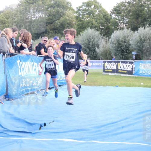 25.08.2024 - Elbe Triathlon Hamburg H.Heesch http://msf.ph/oto/6883602 25.08.2024 13:01:15 Ziel 1799, 1827, 1838, 1839 meine-sportfotos.de