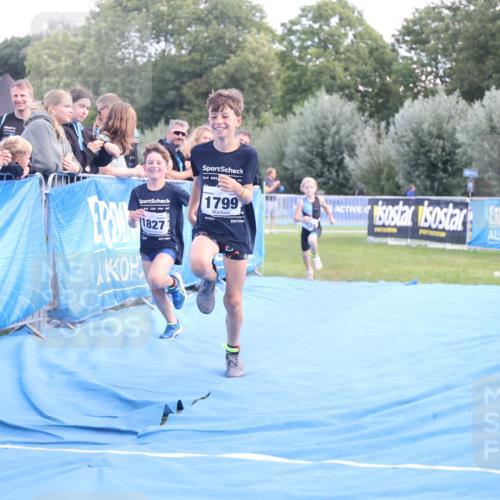 25.08.2024 - Elbe Triathlon Hamburg H.Heesch http://msf.ph/oto/6883606 25.08.2024 13:01:15 Ziel 1799, 1827, 1838, 1839 meine-sportfotos.de