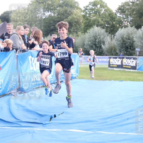 25.08.2024 - Elbe Triathlon Hamburg H.Heesch http://msf.ph/oto/6883607 25.08.2024 13:01:15 Ziel 1799, 1827, 1838, 1839 meine-sportfotos.de