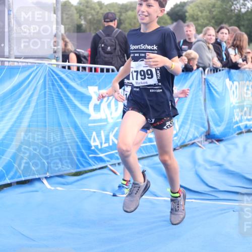 25.08.2024 - Elbe Triathlon Hamburg H.Heesch http://msf.ph/oto/6883621 25.08.2024 13:01:16 Ziel 1799, 1827, 1838, 1839 meine-sportfotos.de