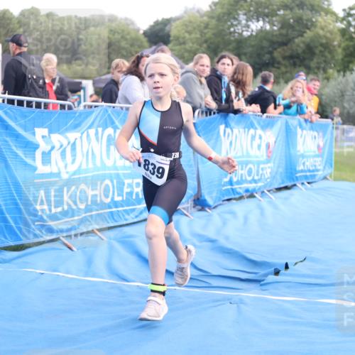 25.08.2024 - Elbe Triathlon Hamburg H.Heesch http://msf.ph/oto/6883633 25.08.2024 13:01:17 Ziel 1799, 1827, 1838, 1839 meine-sportfotos.de