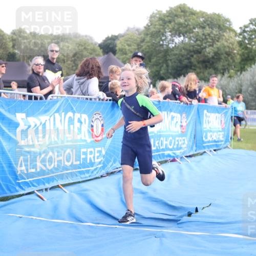 25.08.2024 - Elbe Triathlon Hamburg H.Heesch http://msf.ph/oto/6883671 25.08.2024 13:02:09 Ziel 1828 meine-sportfotos.de