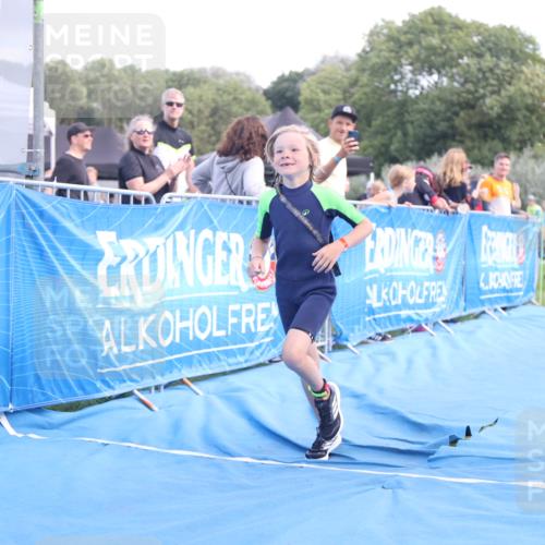 25.08.2024 - Elbe Triathlon Hamburg H.Heesch http://msf.ph/oto/6883673 25.08.2024 13:02:10 Ziel 1828 meine-sportfotos.de