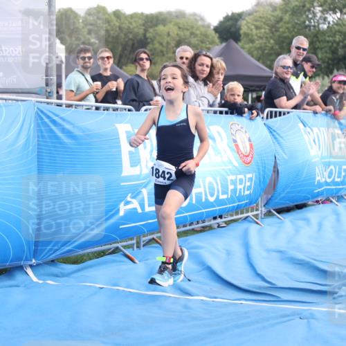 25.08.2024 - Elbe Triathlon Hamburg H.Heesch http://msf.ph/oto/6883732 25.08.2024 13:03:07 Ziel 1832, 1837, 1842, 1852 meine-sportfotos.de