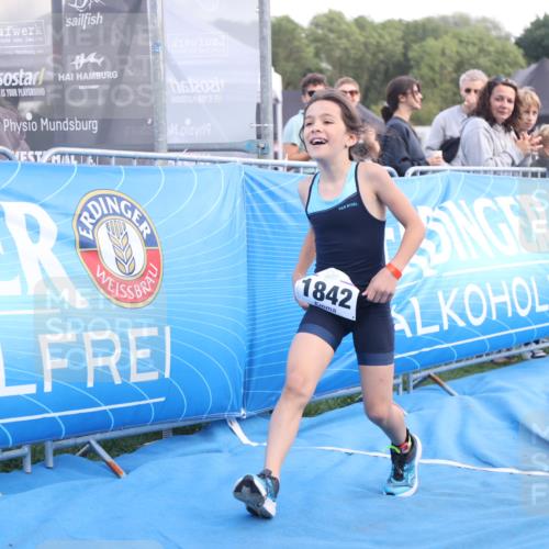 25.08.2024 - Elbe Triathlon Hamburg H.Heesch http://msf.ph/oto/6883740 25.08.2024 13:03:07 Ziel 1832, 1837, 1842, 1852 meine-sportfotos.de