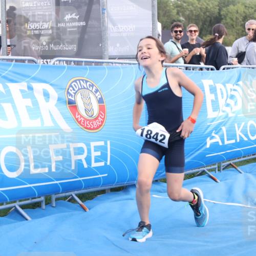 25.08.2024 - Elbe Triathlon Hamburg H.Heesch http://msf.ph/oto/6883744 25.08.2024 13:03:08 Ziel 1832, 1837, 1842, 1852 meine-sportfotos.de