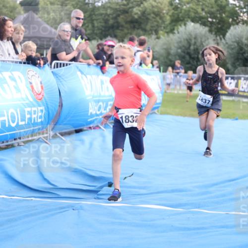 25.08.2024 - Elbe Triathlon Hamburg H.Heesch http://msf.ph/oto/6883747 25.08.2024 13:03:11 Ziel 1824, 1832, 1837, 1842, 1852 meine-sportfotos.de