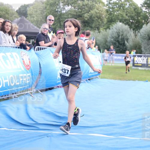 25.08.2024 - Elbe Triathlon Hamburg H.Heesch http://msf.ph/oto/6883758 25.08.2024 13:03:12 Ziel 1824, 1832, 1837, 1842 meine-sportfotos.de