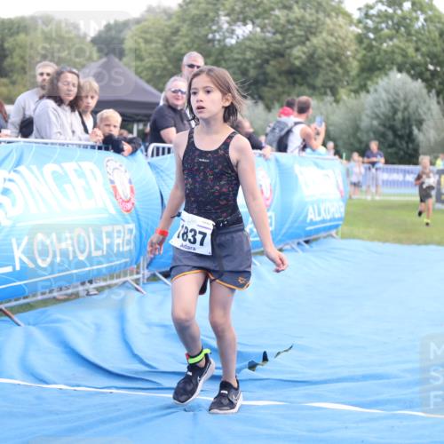 25.08.2024 - Elbe Triathlon Hamburg H.Heesch http://msf.ph/oto/6883762 25.08.2024 13:03:12 Ziel 1824, 1832, 1837, 1842 meine-sportfotos.de