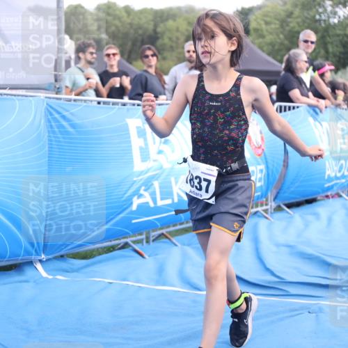 25.08.2024 - Elbe Triathlon Hamburg H.Heesch http://msf.ph/oto/6883773 25.08.2024 13:03:13 Ziel 1824, 1832, 1837, 1842 meine-sportfotos.de