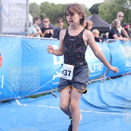 25.08.2024 - Elbe Triathlon Hamburg H.Heesch http://msf.ph/oto/6883776 25.08.2024 13:03:13 Ziel 1824, 1832, 1837, 1842 meine-sportfotos.de