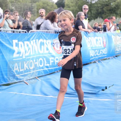 25.08.2024 - Elbe Triathlon Hamburg H.Heesch http://msf.ph/oto/6883799 25.08.2024 13:03:20 Ziel 1824 meine-sportfotos.de