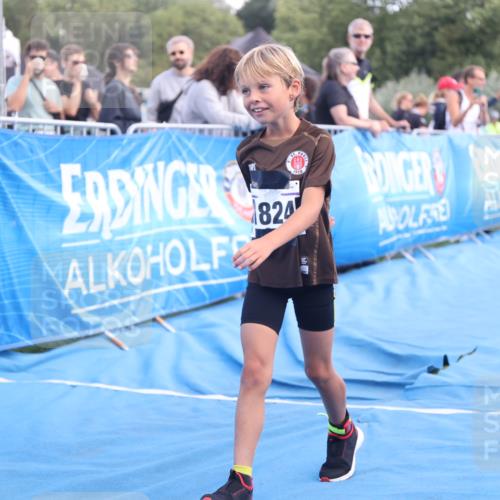 25.08.2024 - Elbe Triathlon Hamburg H.Heesch http://msf.ph/oto/6883800 25.08.2024 13:03:21 Ziel 1824 meine-sportfotos.de