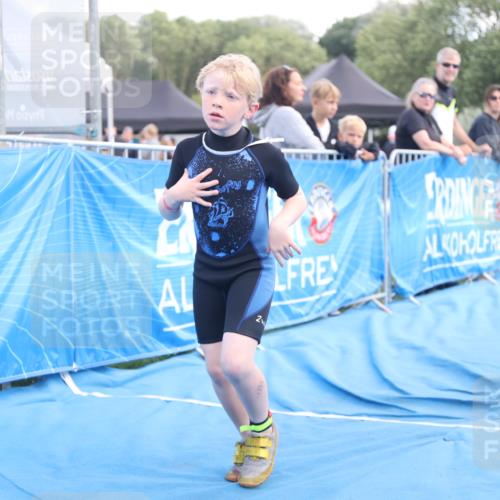25.08.2024 - Elbe Triathlon Hamburg H.Heesch http://msf.ph/oto/6883806 25.08.2024 13:03:44 Ziel 1844, 1854 meine-sportfotos.de