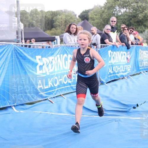 25.08.2024 - Elbe Triathlon Hamburg H.Heesch http://msf.ph/oto/6883832 25.08.2024 13:03:52 Ziel 1844 meine-sportfotos.de