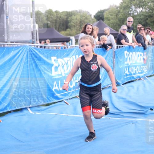 25.08.2024 - Elbe Triathlon Hamburg H.Heesch http://msf.ph/oto/6883835 25.08.2024 13:03:52 Ziel 1844 meine-sportfotos.de