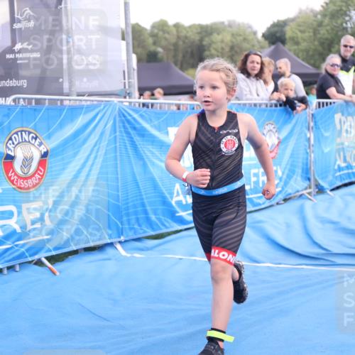 25.08.2024 - Elbe Triathlon Hamburg H.Heesch http://msf.ph/oto/6883839 25.08.2024 13:03:53 Ziel 1844 meine-sportfotos.de