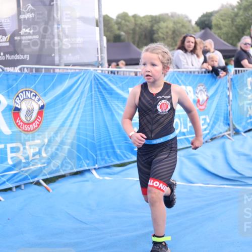25.08.2024 - Elbe Triathlon Hamburg H.Heesch http://msf.ph/oto/6883840 25.08.2024 13:03:53 Ziel 1844 meine-sportfotos.de