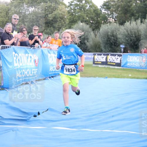 25.08.2024 - Elbe Triathlon Hamburg H.Heesch http://msf.ph/oto/6883846 25.08.2024 13:04:26 Ziel 1834 meine-sportfotos.de